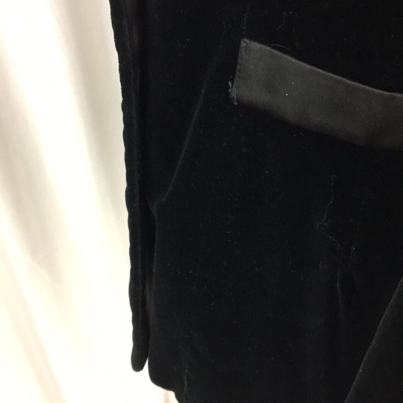Vintage EmilyM tuxedo black velvet and satin jacket - Picture 3 of 8